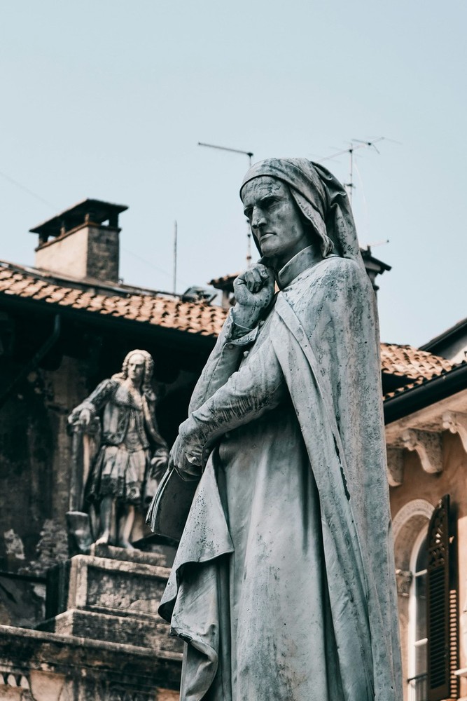 Dante Alighieri: un viaggio attraverso l'Italia nella Divina Commedia