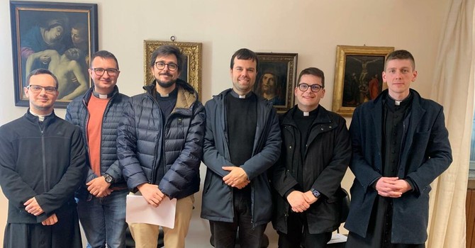 Da sinistra, don Buffelli, don Boccoli, don Lucchi, don Pastormerlo, don Ariola e don David