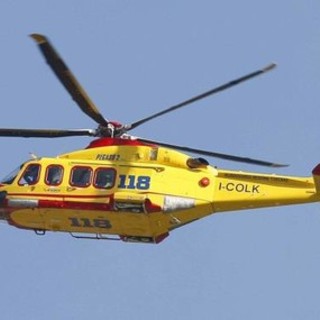 Scontro tra camion e furgone sulla A4: un ferito