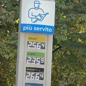 Guerra al caro pieno: Eni lancia il price cap sui carburanti da lunedì 28 settembre
