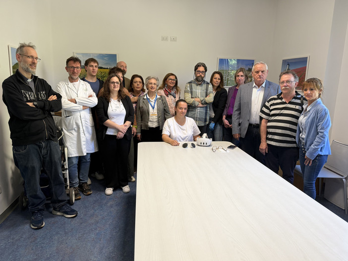 Realtà virtuale nelle cure palliative all’ospedale di Novara: nuovo progetto per il benessere dei pazienti