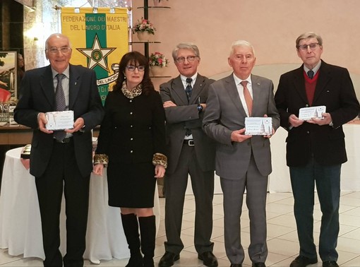 Maestri del Lavoro, consegnate le targhe ricordo dal vice prefetto di Novara Maestri del Lavoro, consegnate le targhe ricordo dal vice prefetto di Novara