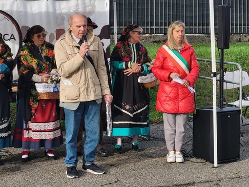 Armeno celebra la prima fiera agricola: un nuovo inizio per un evento storico FOTO Armeno celebra la prima fiera agricola: un nuovo inizio per un evento storico FOTO