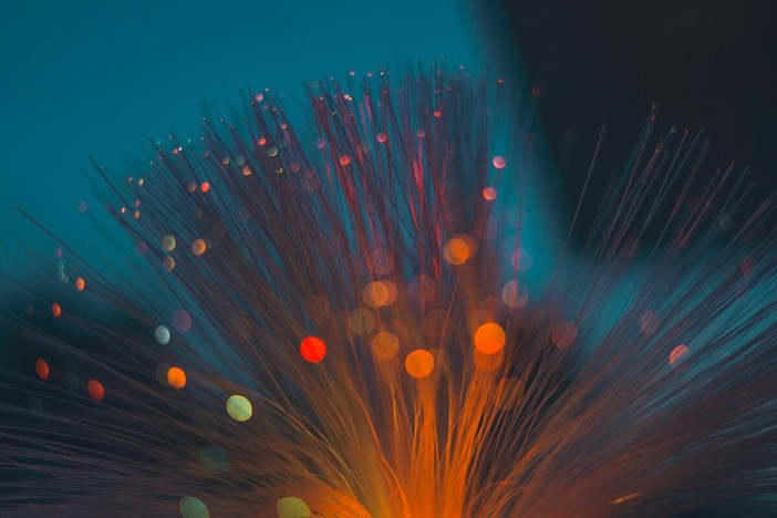 Fibra ottica in Italia: copertura al 77%, ma solo 3 famiglie su 10 la utilizzano
