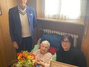 Francesca Caviggioli, 103 anni, omaggiata come mamma più anziana di Trecate