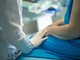 In Piemonte in dieci anni 280 medici ospedalieri in meno, nel 2025 tornano a salire le dimissioni