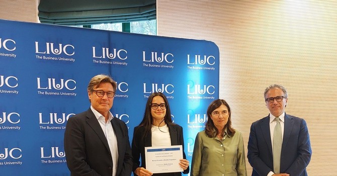Giulia Grasso tra gli studenti premiati dalla Liuc Giulia Grasso tra gli studenti premiati dalla Liuc