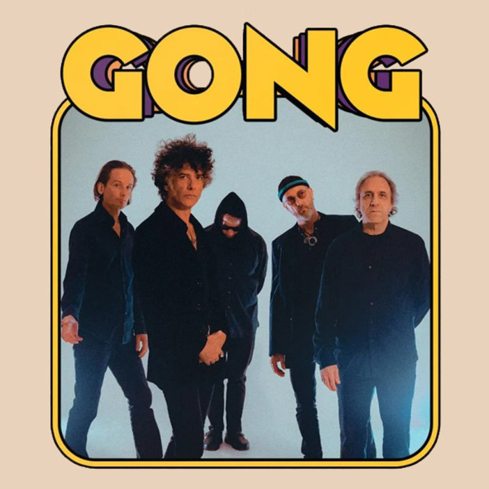 I Gong in concerto al Teatro Rosmini: viaggio tra psichedelia e space rock