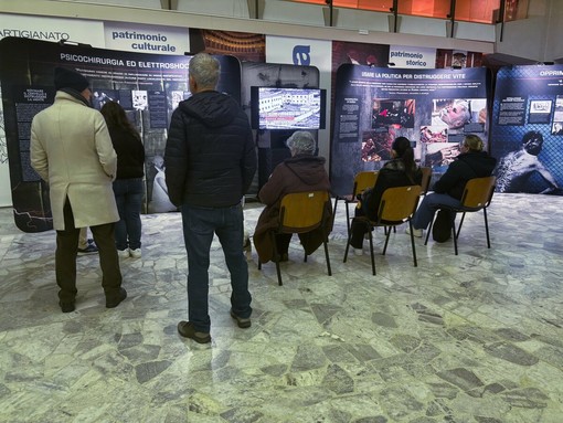 Grande partecipazione alla mostra del Comitato dei Cittadini per i Diritti Umani Grande partecipazione alla mostra del Comitato dei Cittadini per i Diritti Umani