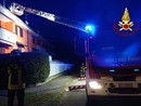 Galliate, incendio in garage nella notte: intervento dei vigili del fuoco