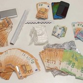 Dal nord ovest. Verbania, sequestrati oltre 250 grammi di cocaina e 25 mila euro: arrestato un 27enne Dal nord ovest. Verbania, sequestrati oltre 250 grammi di cocaina e 25 mila euro: arrestato un 27enne