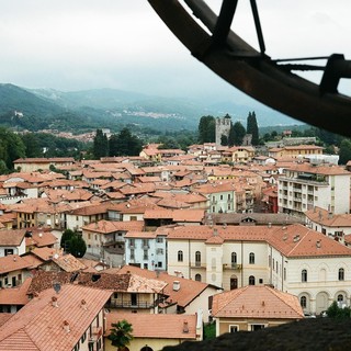 "Insieme è più bello": a Invorio la castagnata unisce le associazioni all'insegna della tradizione e della comunità
