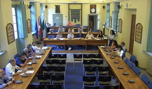 Provincia di Novara, quasi un milione per strade e scuole con l'assestamento di bilancio Provincia di Novara, quasi un milione per strade e scuole con l'assestamento di bilancio