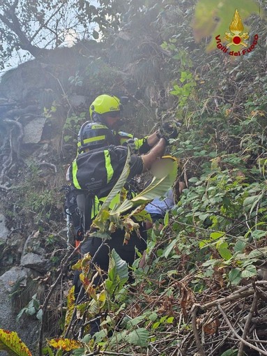 Escursionista infortunata recuperata dai vigili del fuoco a Pella Escursionista infortunata recuperata dai vigili del fuoco a Pella