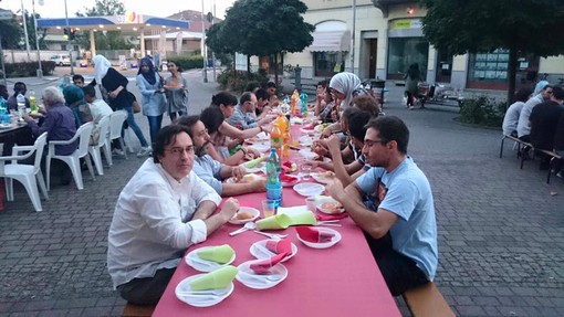 La comunità novarese dei Giovani Musulmani d’ Italia celebra un Iftar “speciale” nell’ultima settimana del mese di digiuno La comunità novarese dei Giovani Musulmani d’ Italia celebra un Iftar “speciale” nell’ultima settimana del mese di digiuno
