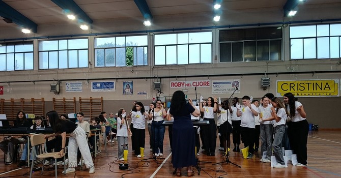 Musica, teatro e inclusione: successo per il saggio finale dell'IC Borgomanero 1