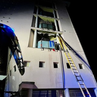 Incendio in un appartamento a Novara: nessun ferito