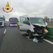 Incidente in A4 a Vicolungo: ferito il conducente di un autofurgone