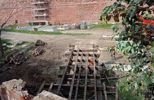 Castello Visconteo Sforzesco: al via la demolizione del ponte pedonale