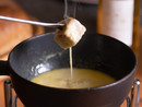 Raclette e fondue alla Stockalperturm di Gondo per una esperienza tipicamente svizzera