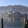 Sull'isola di San Giulio un incontro con la scrittrice Antonella Angelillo