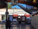 Furgoncino danneggia struttura al mercato di Novara, nessun ferito