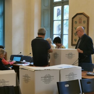 Provincia di Novara, Caccia vince con il 66%: commenti e analisi dal mondo politico