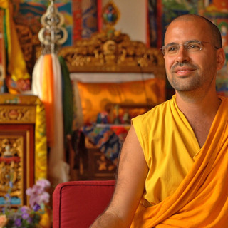 &quot;Dove vai così di fretta?&quot;: a Novara l’incontro con Lama Michel Rinpoche per riflettere sul nostro stile di vita