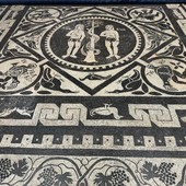 Domenica di visite guidate al mosaico romanico della Cattedrale