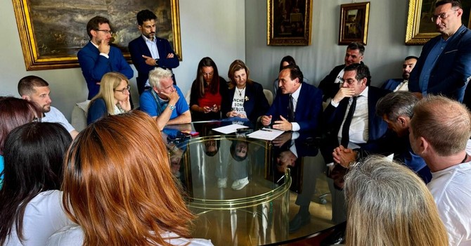 Accordo tra azienda e sindacati per la vertenza McQueen: intesa sui lavoratori, ridotti gli esuberi