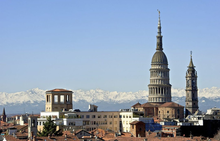 Novara, mercato immobiliare: segnali di tenuta nel residenziale