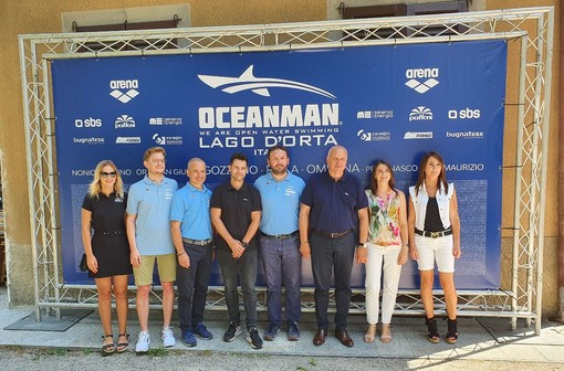 OceanMan, il meglio del nuoto in acque libere al lago d'Orta