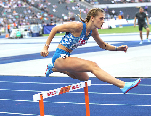Linda Olivieri, la giovanissima atleta novarese ha conquistato la medaglia d’ argento ai campionati italiani assoluti nei 400 ostacoli