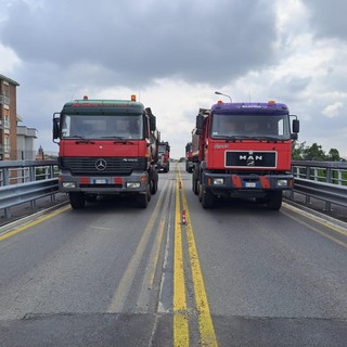 Collaudo completato per il cavalcavia XXV Aprile: riapertura definitiva dopo l’asfaltatura