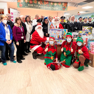 "Regaliamo un sorriso": la Polizia Penitenziaria di Novara porta doni ai piccoli pazienti