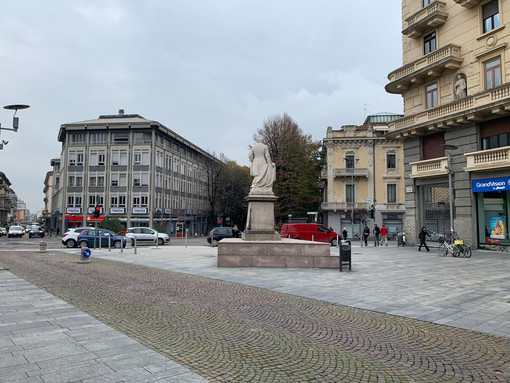 Novara “fa rumore” per la pace: sit-in di Emergency in piazza Cavour Novara “fa rumore” per la pace: sit-in di Emergency in piazza Cavour