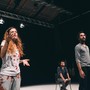 “Pigiama Party” alle Notti di Cabiria: una satira sull’era delle fake news e delle verità artificiali “Pigiama Party” alle Notti di Cabiria: una satira sull’era delle fake news e delle verità artificiali