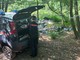 Denunciati per abbandono e gestione illecita di rifiuti: scoperte macerie edili in un bosco a Borgoticino