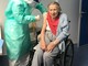Nonna Maria apre le vaccinazioni alla Rsa Squarini di Momo Nonna Maria apre le vaccinazioni alla Rsa Squarini di Momo