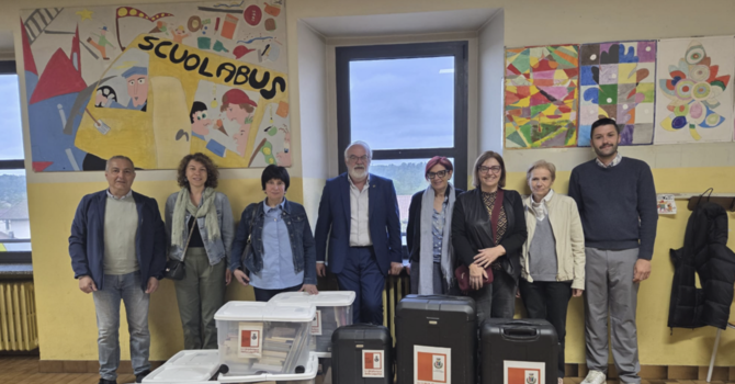 Fontaneto d’Agogna riceve la prima Valigia Bill: la lettura diventa strumento di legalità