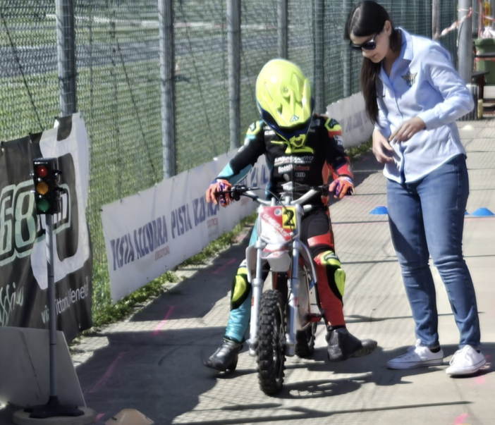 Successo per la seconda tappa del Civ Minimoto a Borgo Ticino: sport, sicurezza e divertimento per tutta la famiglia