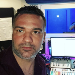 Addio a Giuseppe “dj Pè” Lafabiano: la musica latina piange uno dei suoi protagonisti