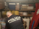 Svaligiavano ogni giorno il magazzino Esselunga: scoperta banda da 50mila euro Svaligiavano ogni giorno il magazzino Esselunga: scoperta banda da 50mila euro