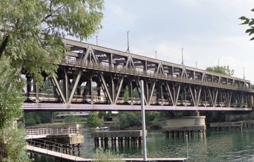 Ponte di Ferro chiuso, Castelletto si prepara ai disagi: battello gratuito per attraversare il Ticino Ponte di Ferro chiuso, Castelletto si prepara ai disagi: battello gratuito per attraversare il Ticino