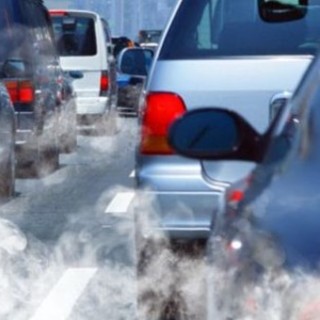 Piemonte, stop al blocco dei diesel Euro 5: approvato il nuovo Piano per l'aria e via libera ai test sugli abbruciamenti