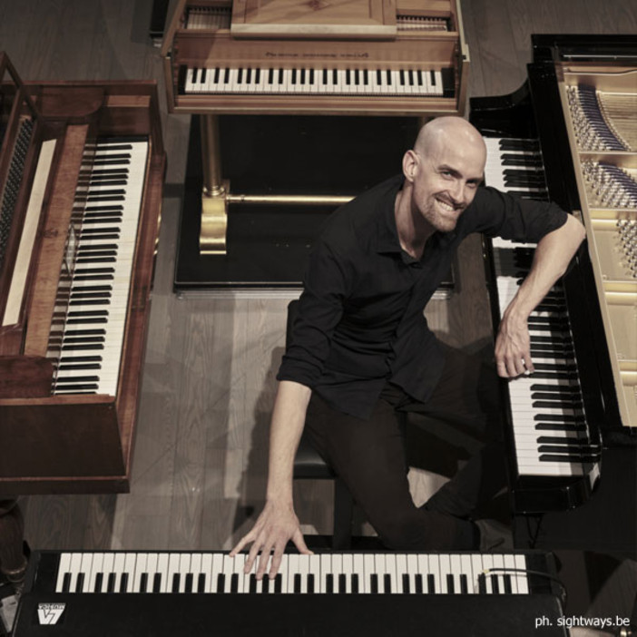 Anthony Romaniuk in concerto a Lesa