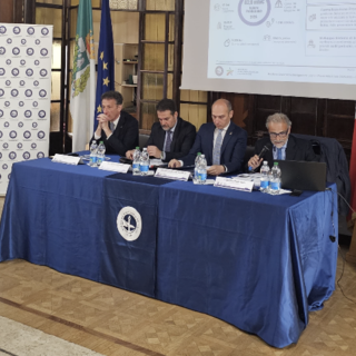 Presentato ad Arona il Piano Industriale 2025-2029 di Navigazione Laghi Oltre 110 milioni di investimenti per flotta, infrastrutture e innovazione tecnologica