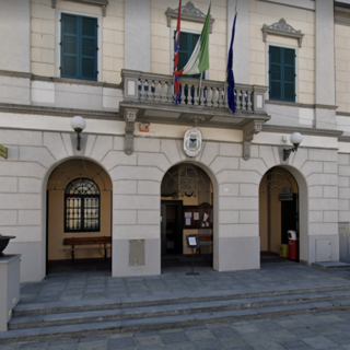 E-bike e fotovoltaico, Ki Italia dona a San Nazzaro Sesia la stazione di ricarica