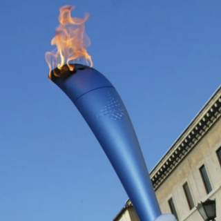 La Fiamma olimpica fa tappa a Borgomanero: la città protagonista di un evento storico