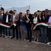 Romentino, inaugurato il nuovo polo sportivo con campi da padel, tennis, calcetto e beach volley